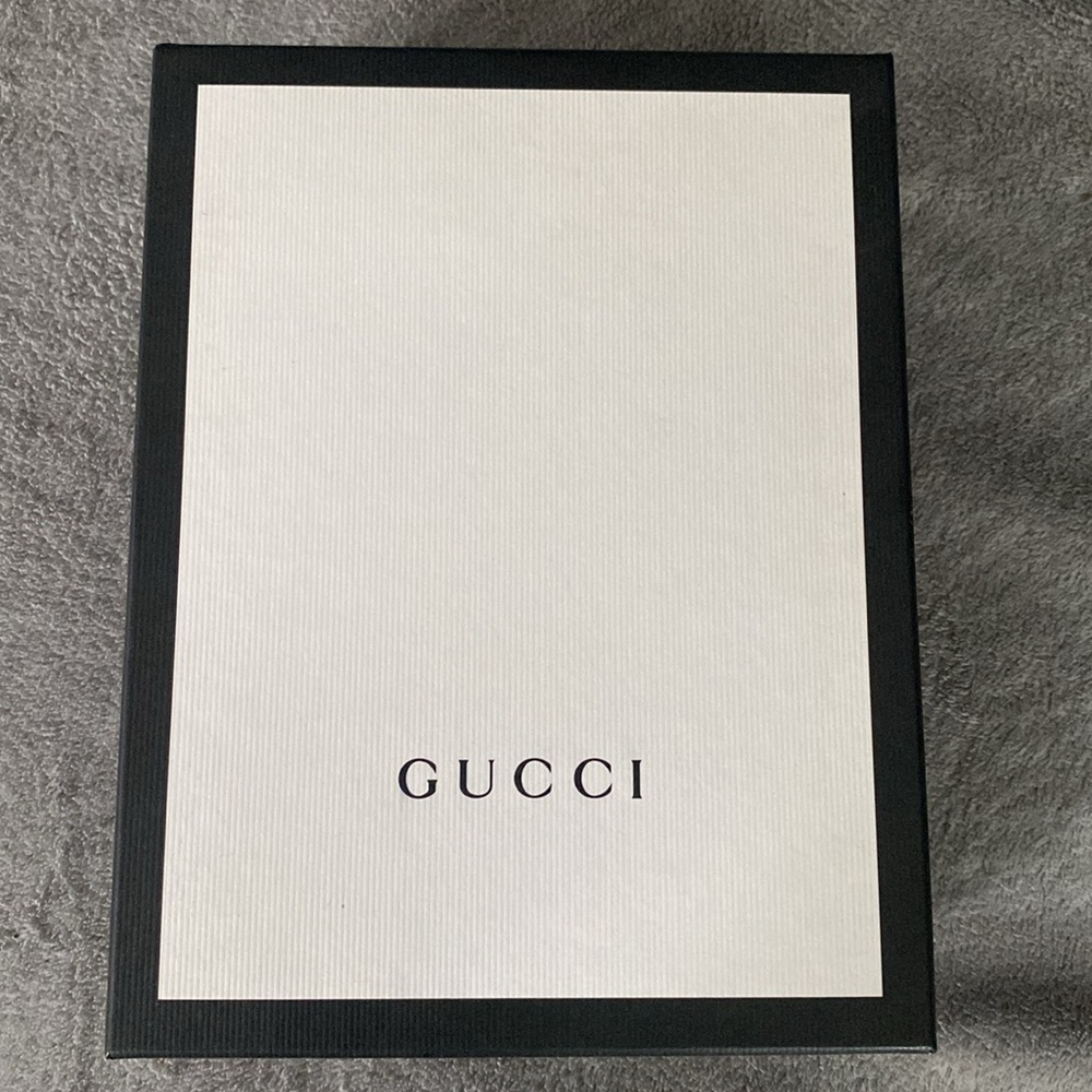 Gucci GG Marmont Super Mini Quilted Leather Shoulder Bag - Picture 2 of 8